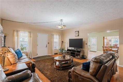 6306 Meadowbrook Road Garfield Heights OH 44125