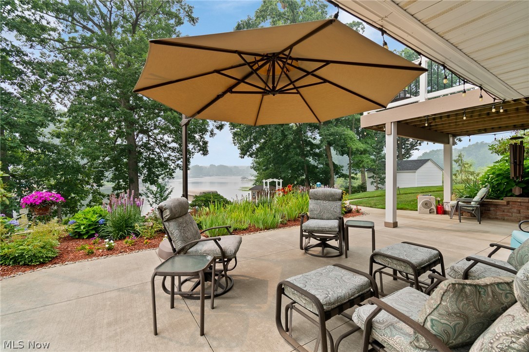 114 Lake Front Drive Green OH 44319