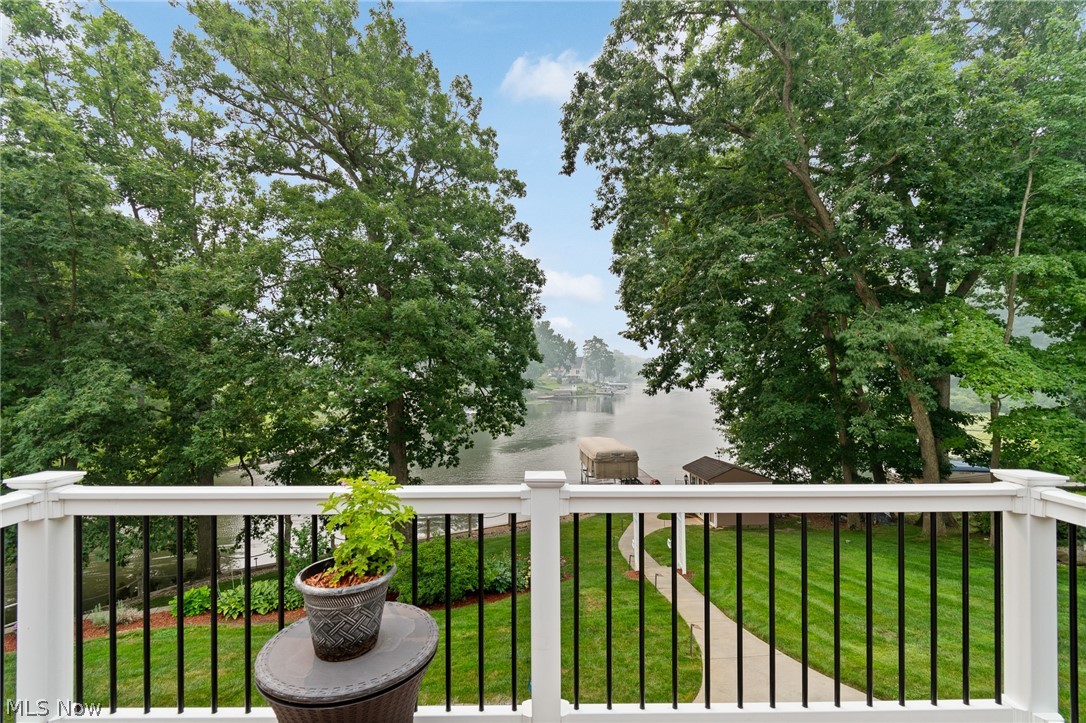 114 Lake Front Drive Green OH 44319