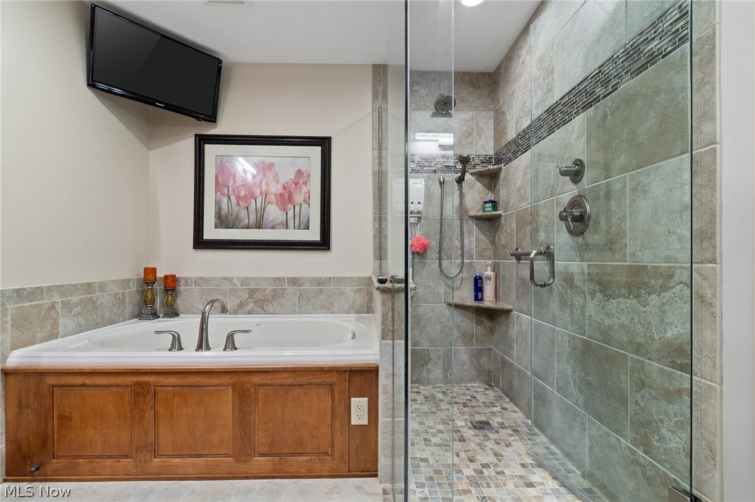 114 Lake Front Drive Green OH 44319