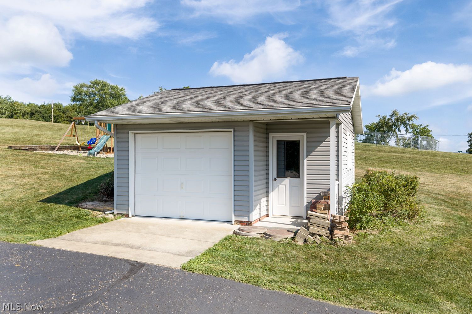 1696 N Hill Road NW Dover OH 44622