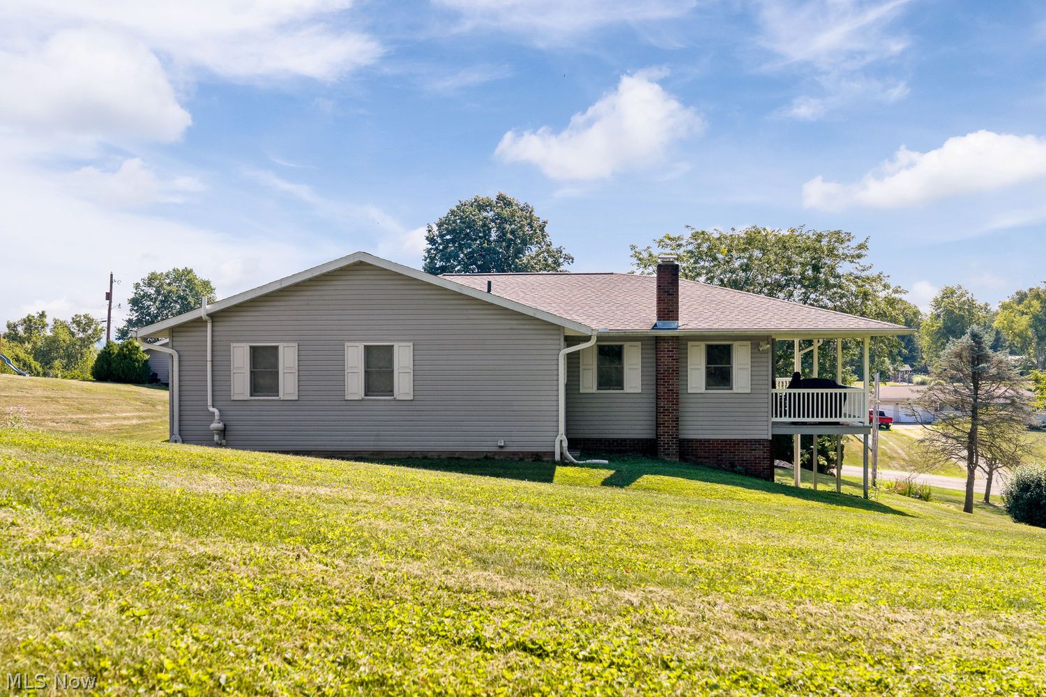 1696 N Hill Road NW Dover OH 44622