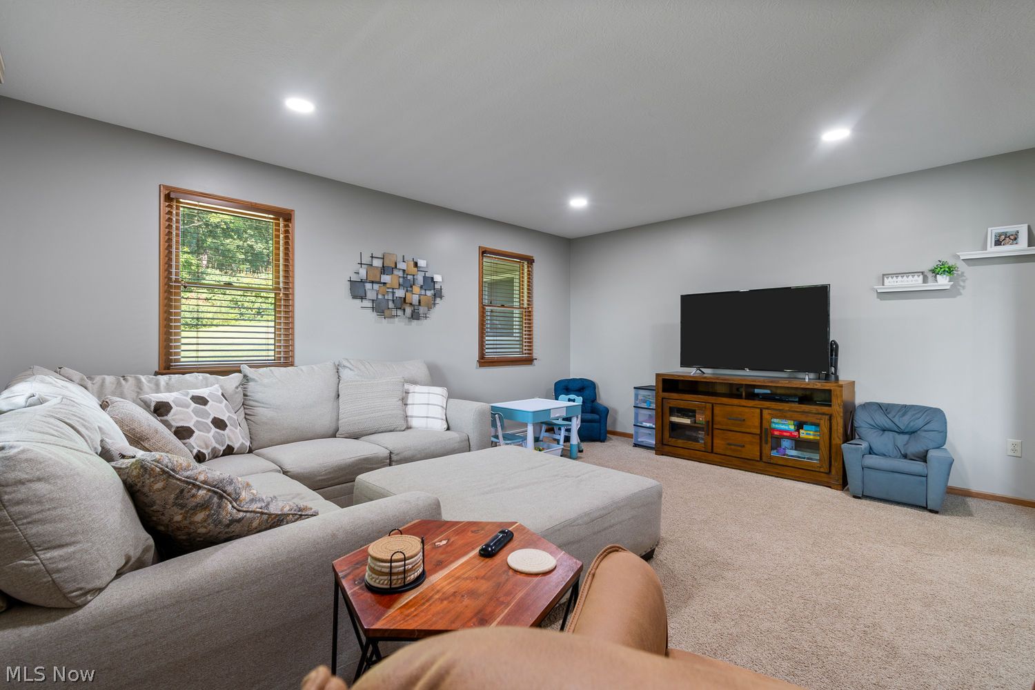 1696 N Hill Road NW Dover OH 44622