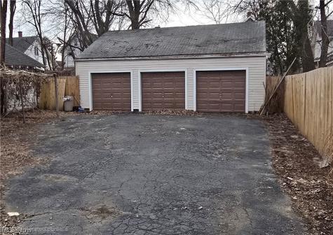 688 Dayton Street Akron OH 44310