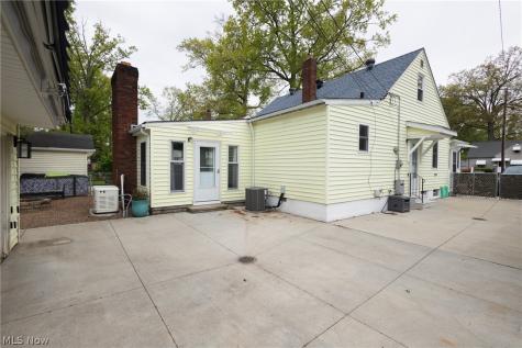 241 Inwood Boulevard Avon Lake OH 44012