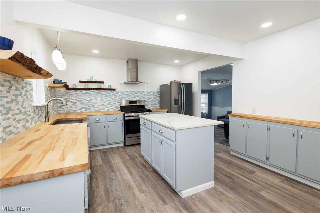 241 Inwood Boulevard Avon Lake OH 44012