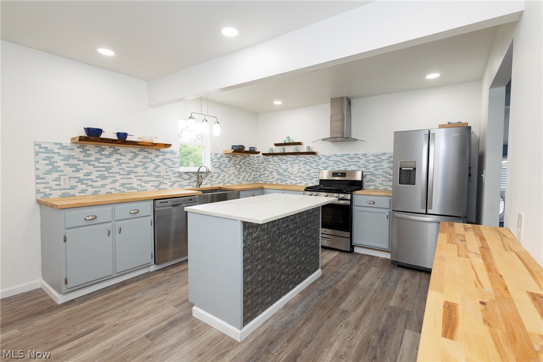 241 Inwood Boulevard Avon Lake OH 44012