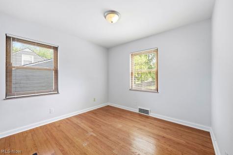 24517 Bruce Road Bay Village OH 44140