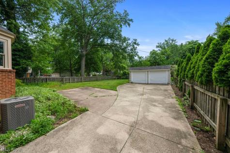 24517 Bruce Road Bay Village OH 44140