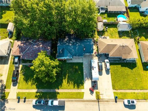 845 Mansfield Street Sheffield Lake OH 44054