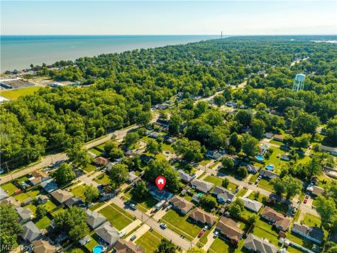 845 Mansfield Street Sheffield Lake OH 44054