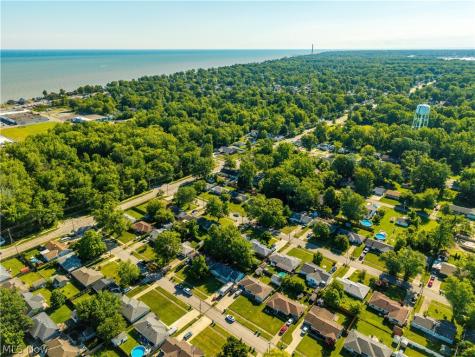 845 Mansfield Street Sheffield Lake OH 44054