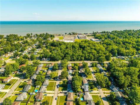 845 Mansfield Street Sheffield Lake OH 44054