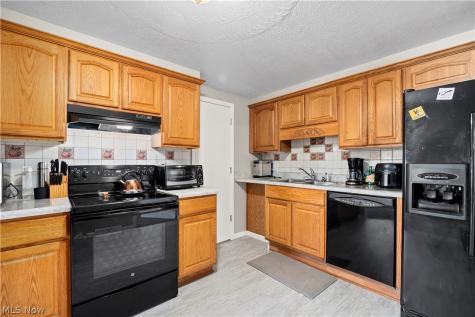 845 Mansfield Street Sheffield Lake OH 44054