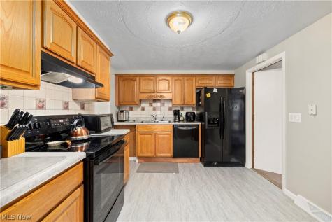 845 Mansfield Street Sheffield Lake OH 44054