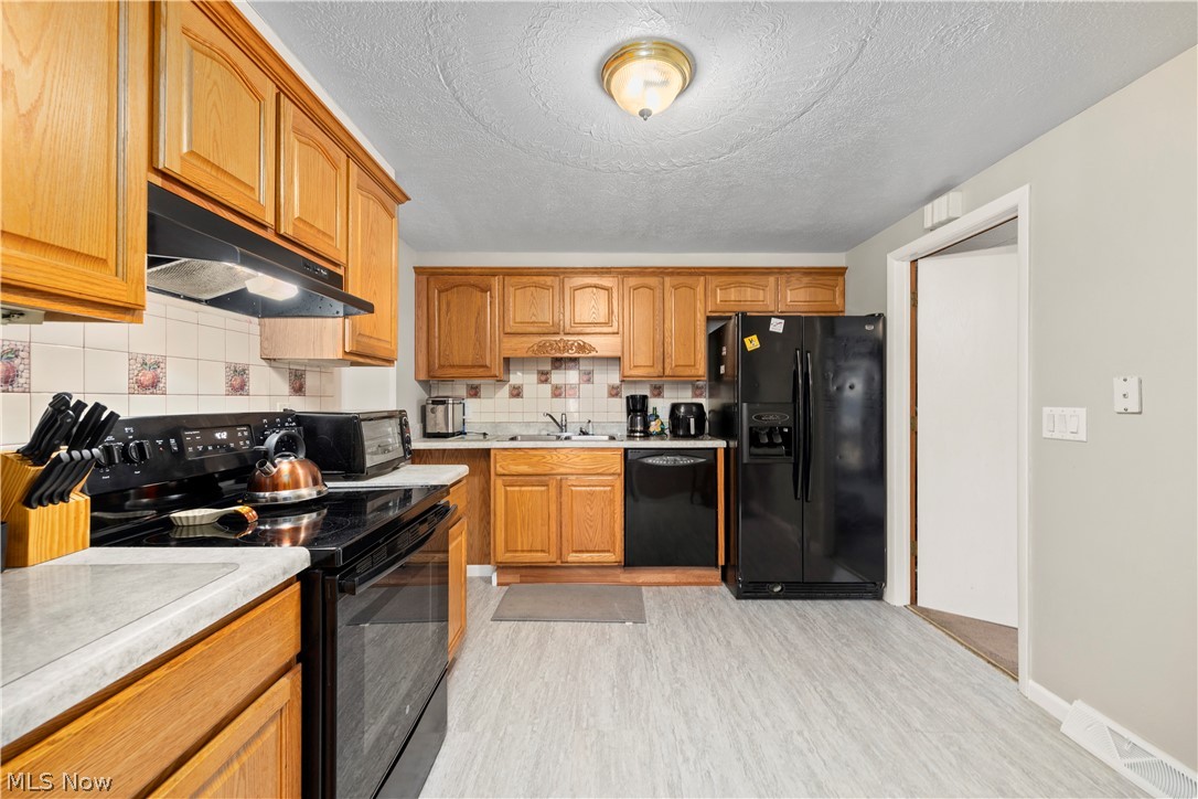 845 Mansfield Street Sheffield Lake OH 44054