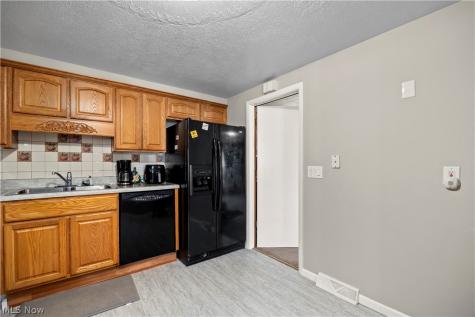 845 Mansfield Street Sheffield Lake OH 44054