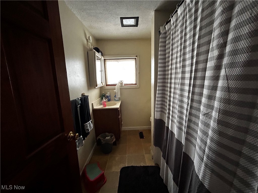 153 Cutler Akron OH 44305