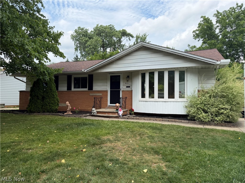 6671 Kingsdale Boulevard Parma Heights OH 44130