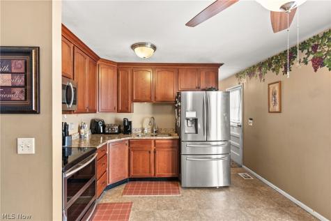2154 Eastlawn Street Lorain OH 44052