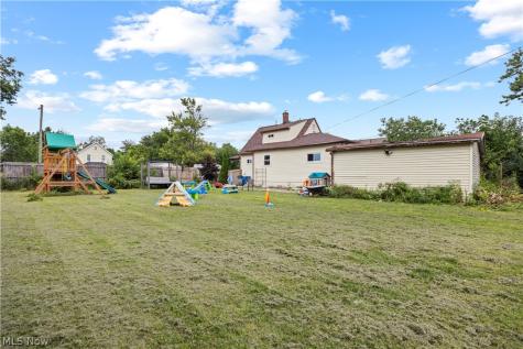 1674 E 32nd Street Lorain OH 44055