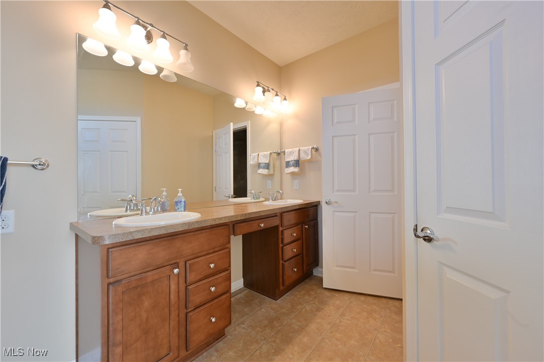 9103 Vernon Hill North Ridgeville OH 44039