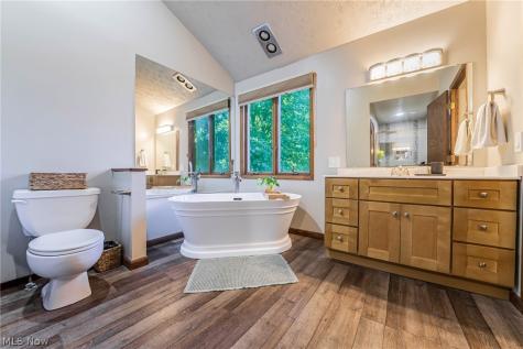 3085 Hamlin Road Medina OH 44256
