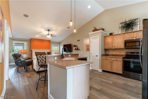 4732 Helmsworth Drive NE Canton OH 44714