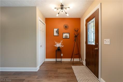 4732 Helmsworth Drive NE Canton OH 44714