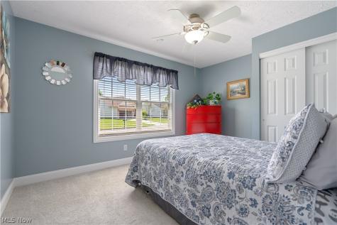4732 Helmsworth Drive NE Canton OH 44714