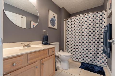 4732 Helmsworth Drive NE Canton OH 44714