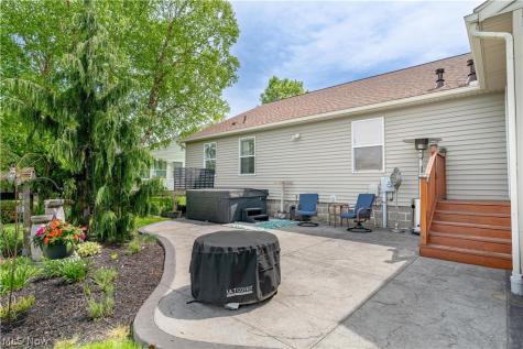 4732 Helmsworth Drive NE Canton OH 44714