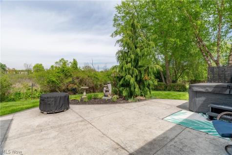 4732 Helmsworth Drive NE Canton OH 44714