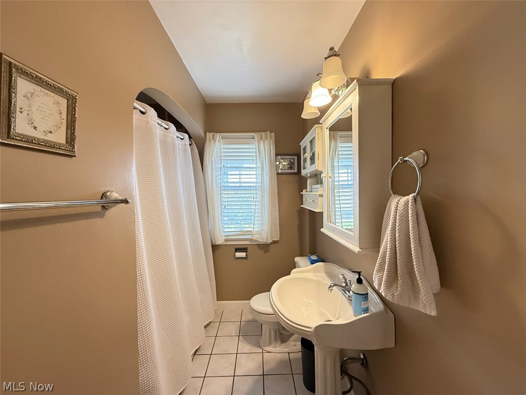 2519 Graham Avenue Akron OH 44312