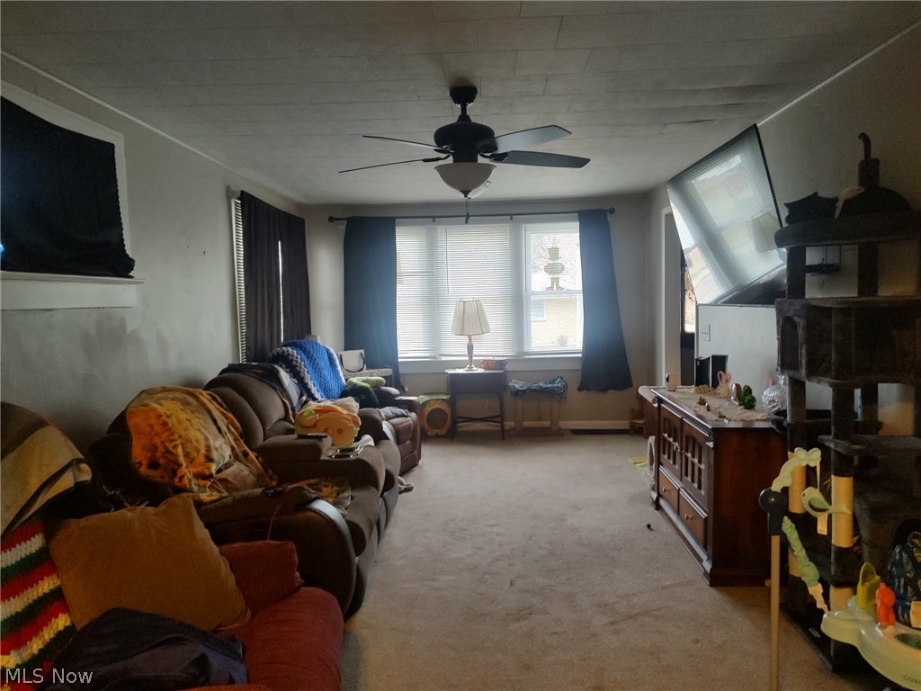 1305 Eastport Avenue Uhrichsville OH 44683