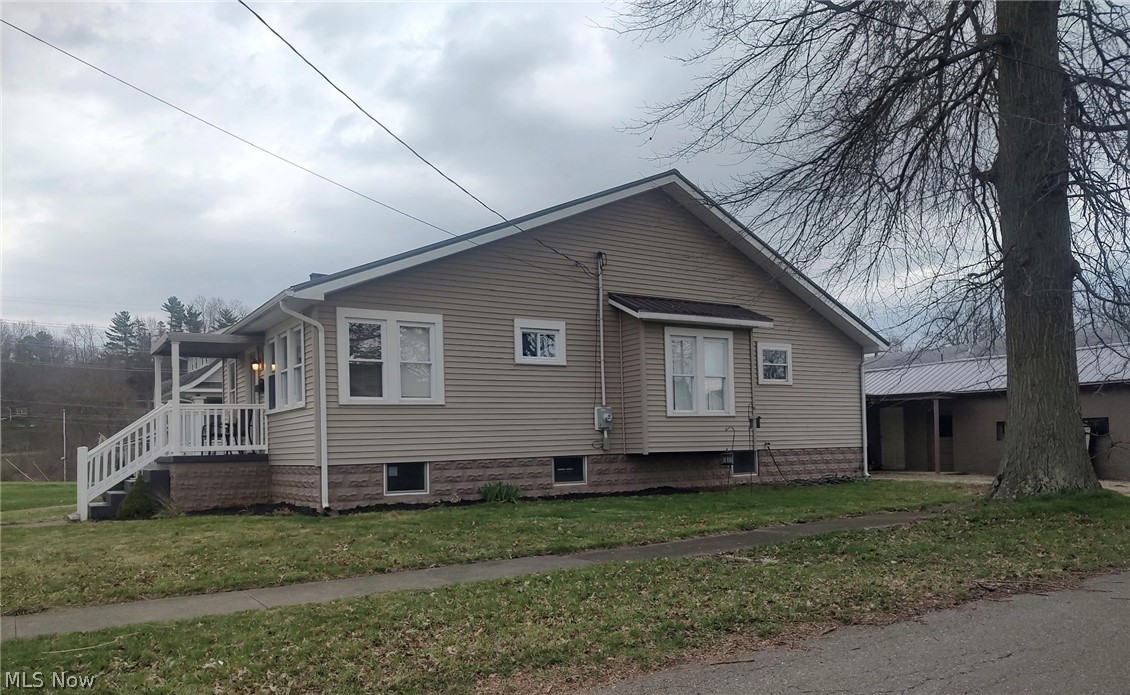 1305 Eastport Avenue Uhrichsville OH 44683