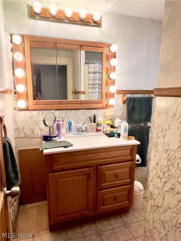 180 Clarencedale Avenue Youngstown OH 44512