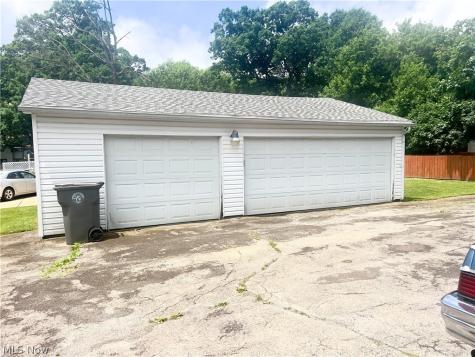 180 Clarencedale Avenue Youngstown OH 44512