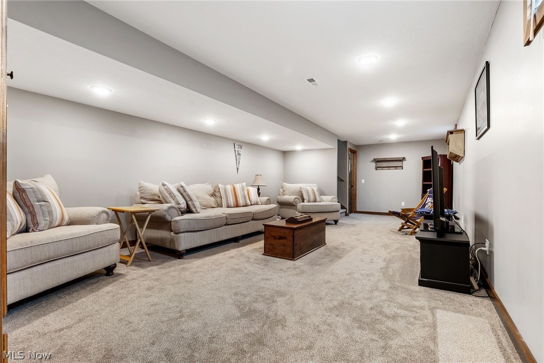 3515 Eastport Road SE Dennison OH 44621