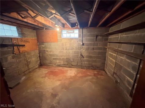 16316 Walden Avenue Cleveland OH 44128