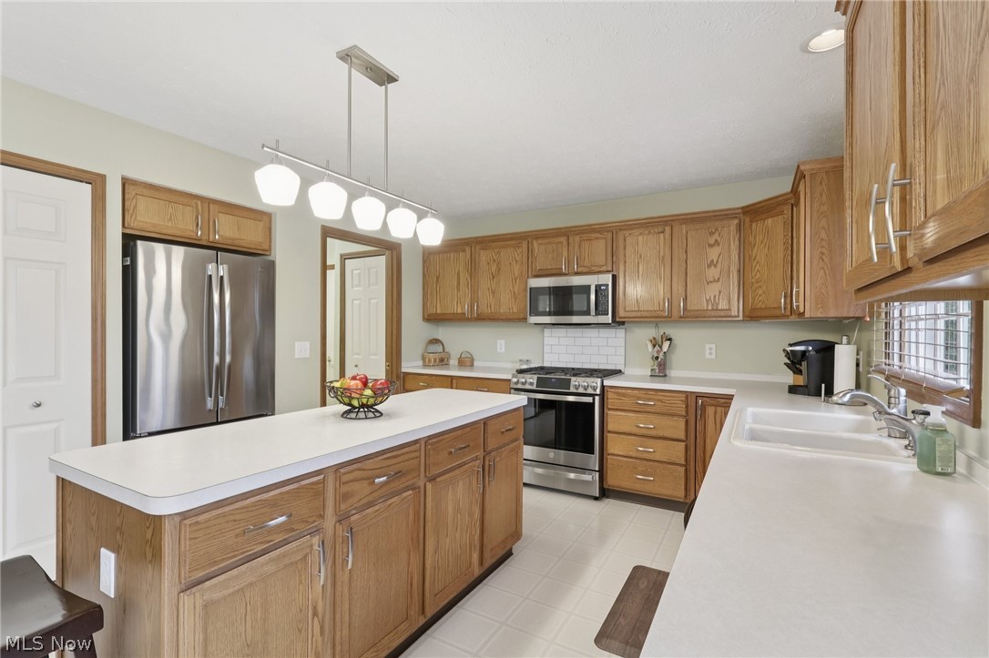 35877 Wyndemere Way Avon OH 44011