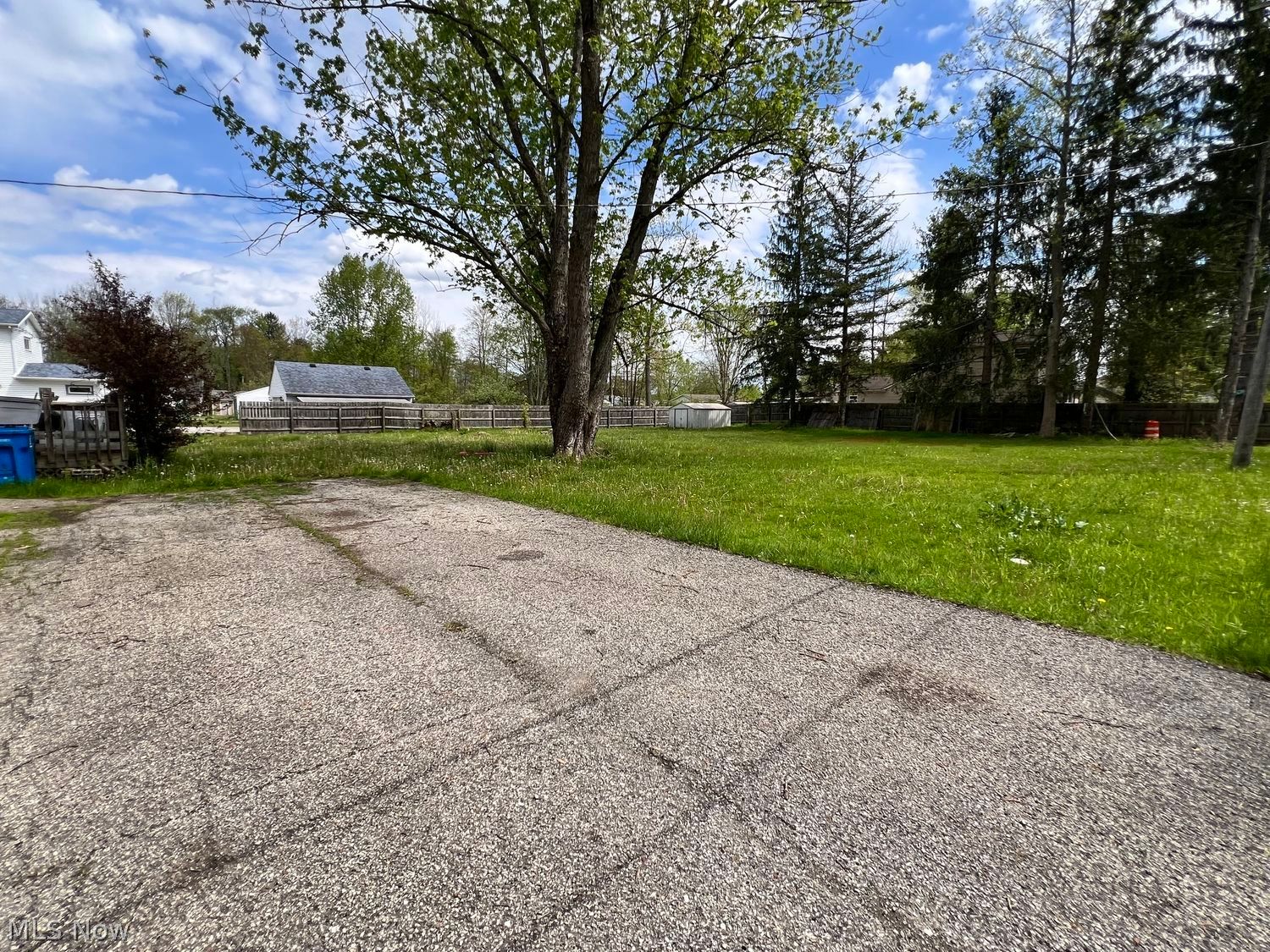 16195 Snow Road Burton OH 44021