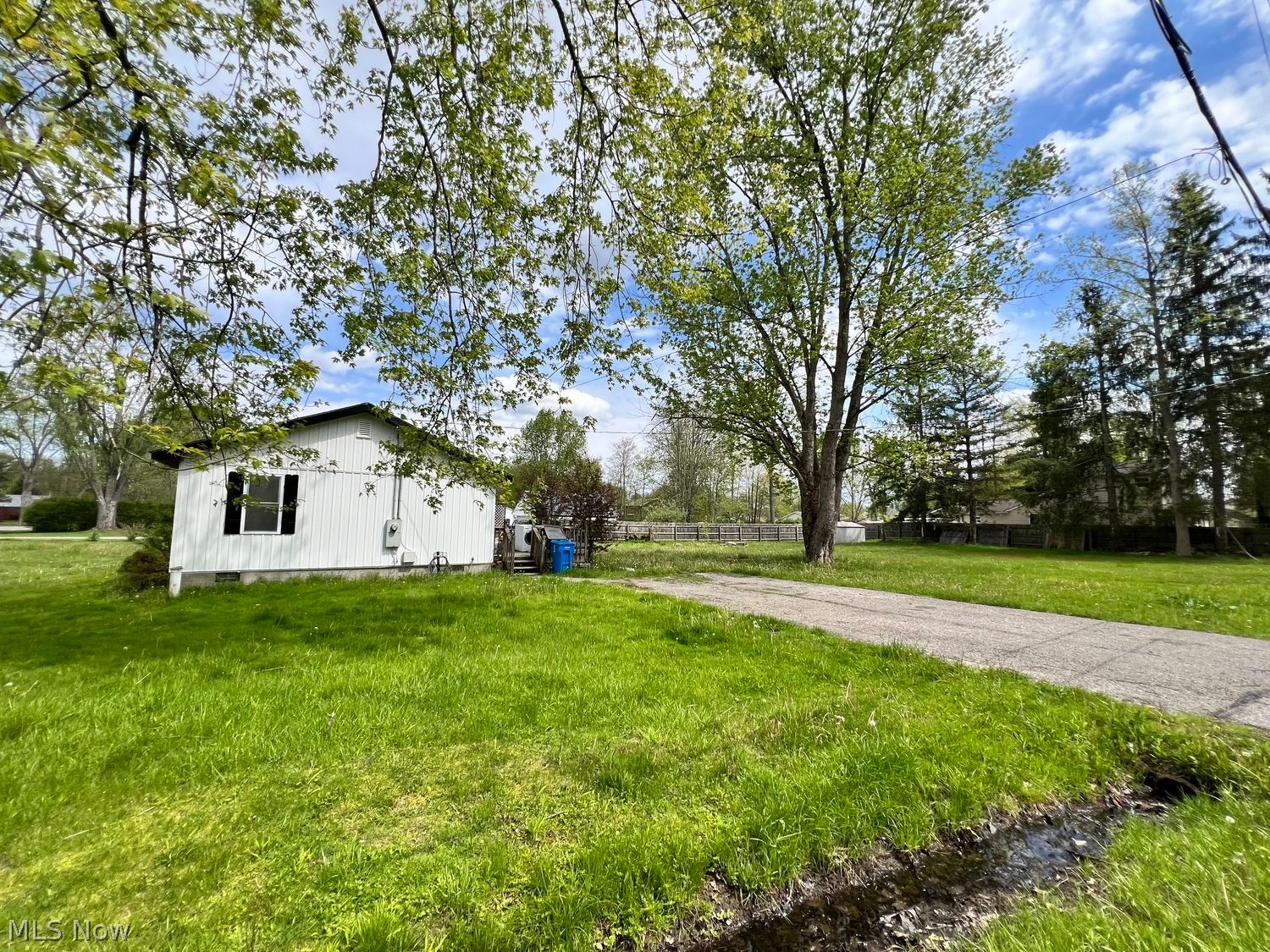 16195 Snow Road Burton OH 44021