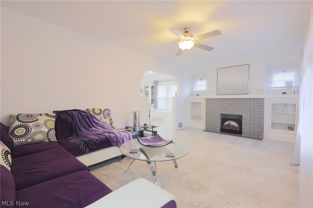 6502 Farnsworth Drive Parma OH 44129