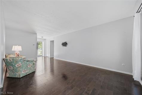 1484 Woodlake Boulevard Stow OH 44224