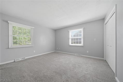 1484 Woodlake Boulevard Stow OH 44224