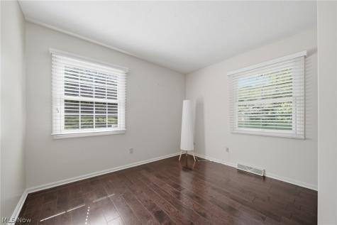 1484 Woodlake Boulevard Stow OH 44224