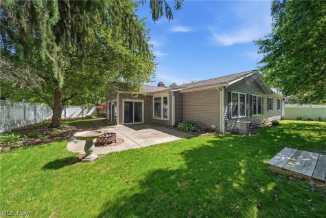 1484 Woodlake Boulevard Stow OH 44224