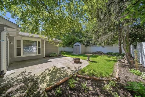 1484 Woodlake Boulevard Stow OH 44224