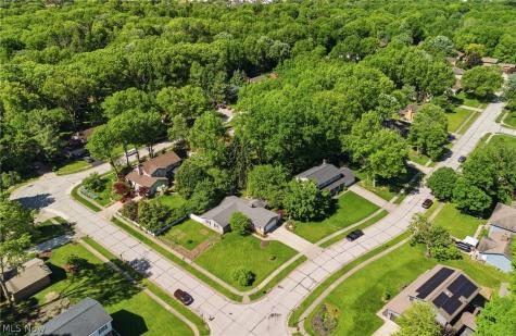 1484 Woodlake Boulevard Stow OH 44224